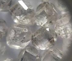 Synthetic uncut diamond HPHT white rough diamond lab grown diamond for jewelry vvs vs DEF  3