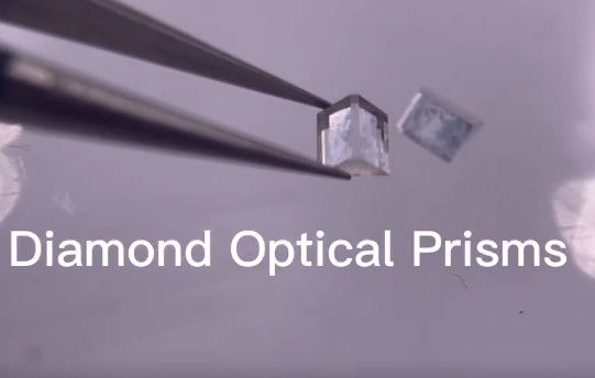 Colorless mono CVD Lab Grown Diamonds Single Crystal Optical Prism 2x2x1mm
