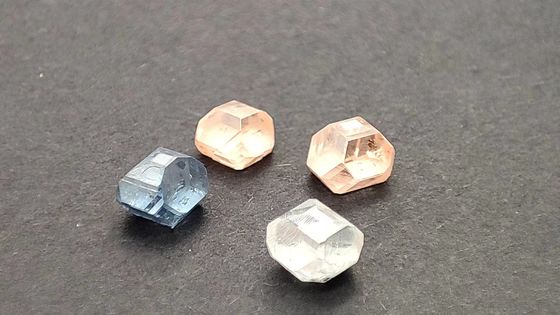 Pink And Blue HPHT Rough Lab Created Diamond Round Shape Brilliant Cut