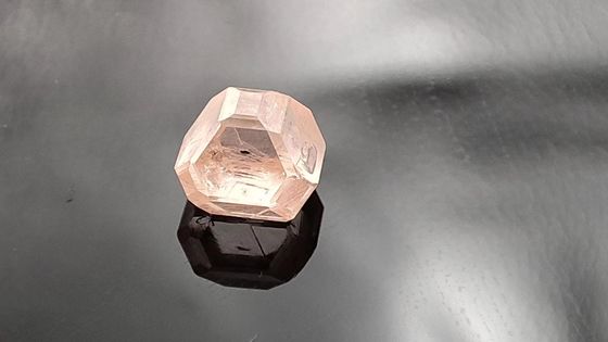 Round Shape Pink Vs Vvs Uncut Rough HPHT Diamond Industrial Grade
