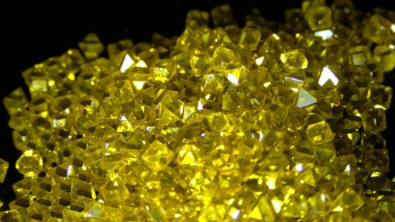 Raw Mono Crystal Industrial Diamond Grit Sharp Corner MCD Yellow Hpht Rough Diamond