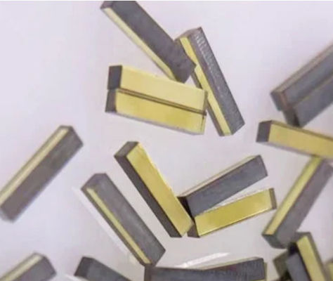Single Crystal Synthetic Industrial Diamonds Hpht CVD Diamond Logs 4x 0.7x 0.7mm